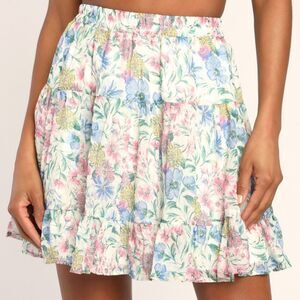 Lulu's Women's Tiered Mini Skirt Beach Party Ivory Floral Print‎ Medium